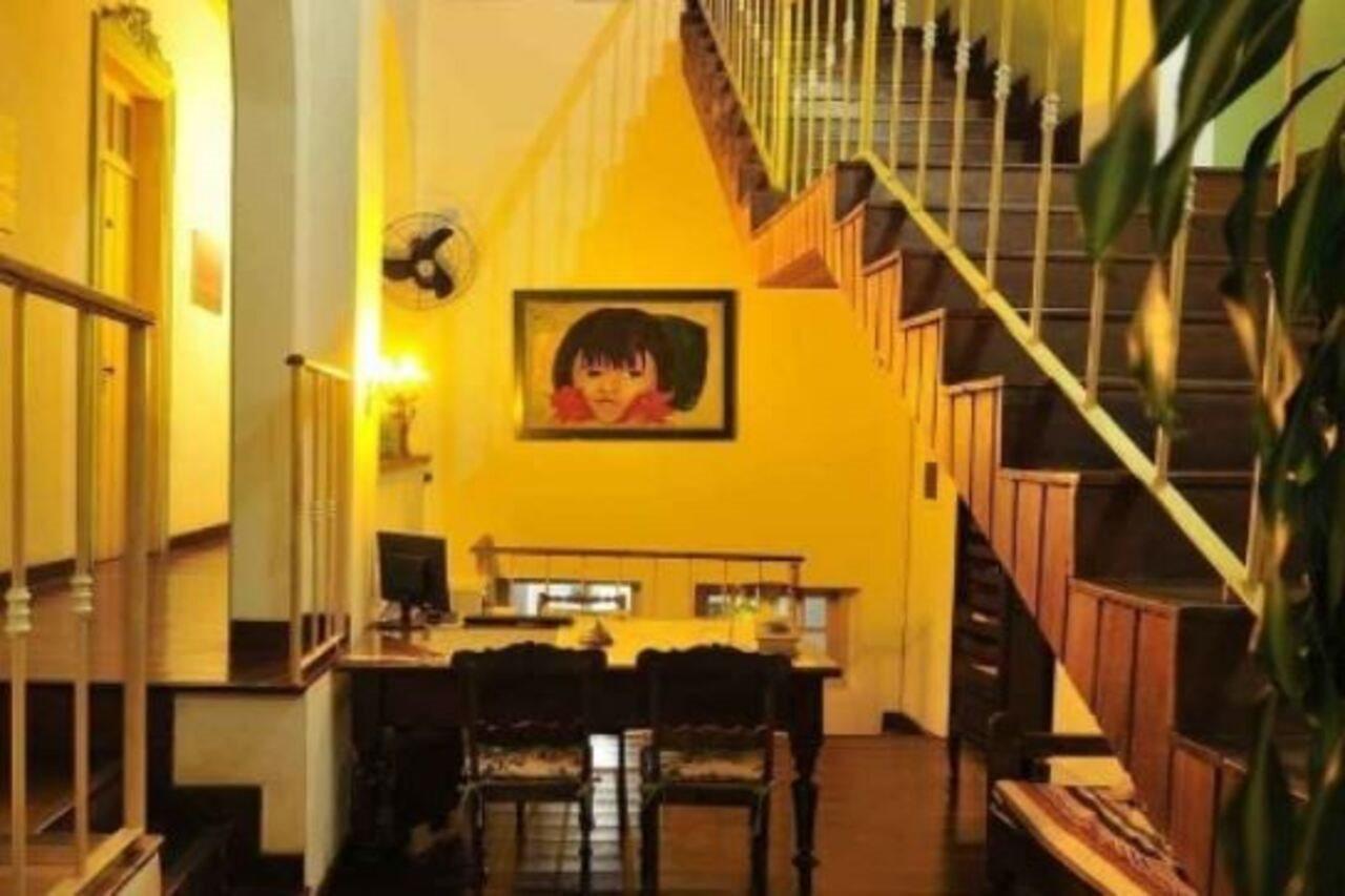 Colonial 3*