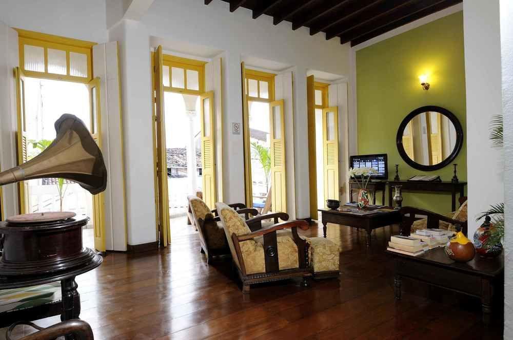 Colonial 3*